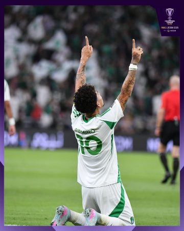 فيرمينو يهز شباك الهلال مبكرًا