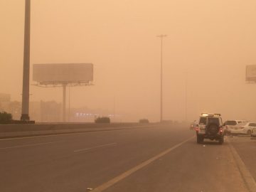 رياح وأتربة مثارة على منطقة نجران حتى المساء 